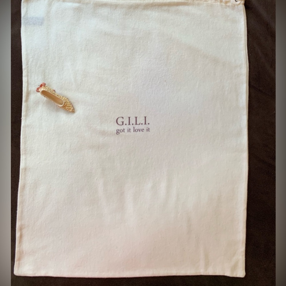 G.I.L.I. brushed oversized cotton Crème color dust bag PRELOVED condition